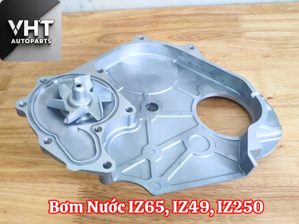 Bơm Nước Làm Mát Động Cơ Ô Tô Tải Đô Thành IZ65 Và IZ49