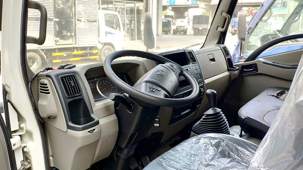 nội thất cabin xe iz65se thùng dài 5 mét